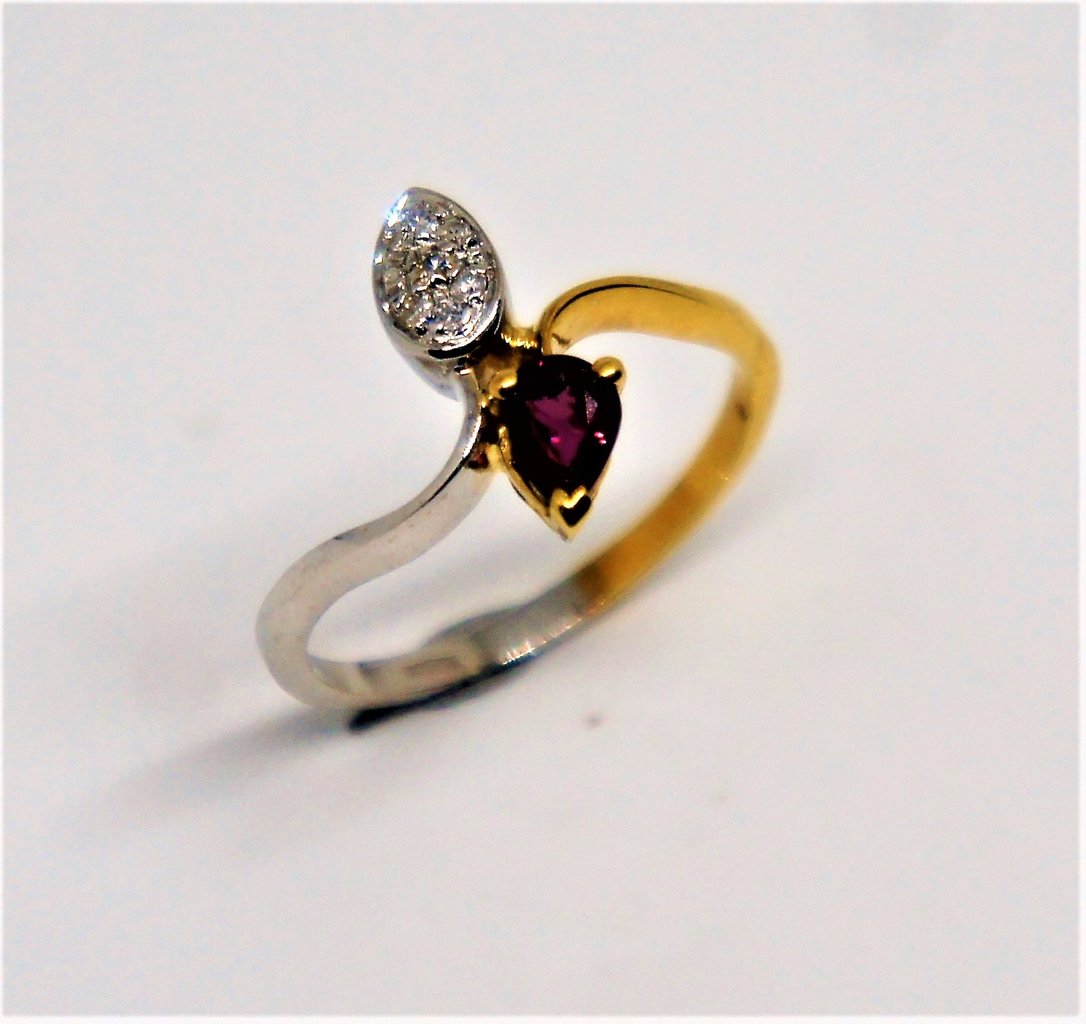Ring in Yellow and White Gold with Ruby and Diamonds